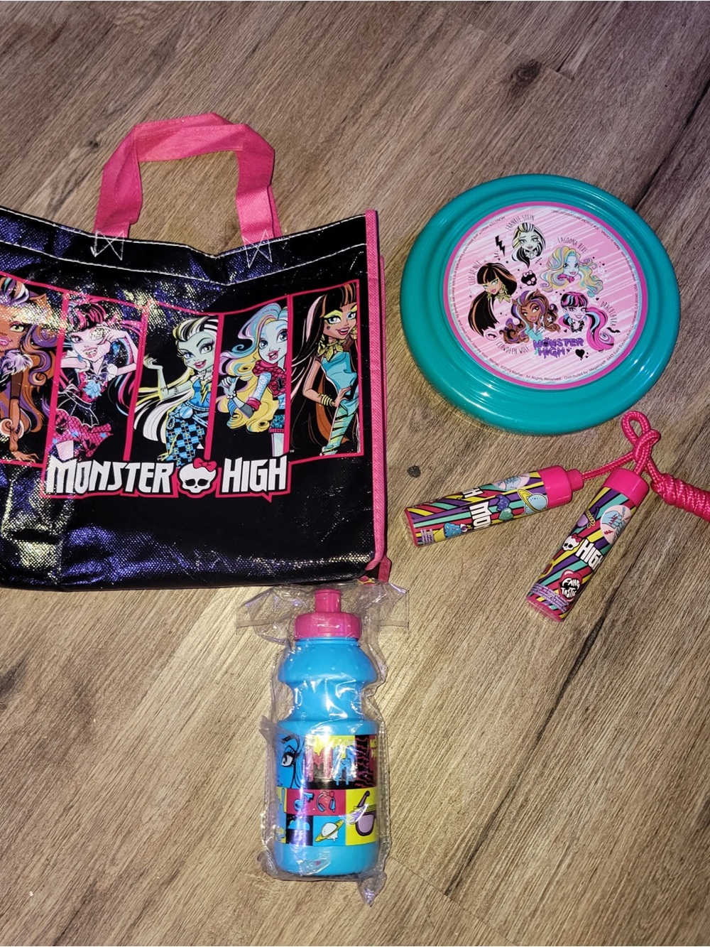 monster high Tote, Teal Frisbee, Pink Jump Rope & Blue Bottle Party Set